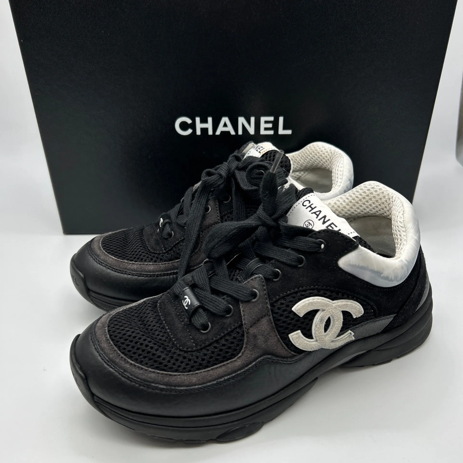 CHANELシャネルのスニーカー