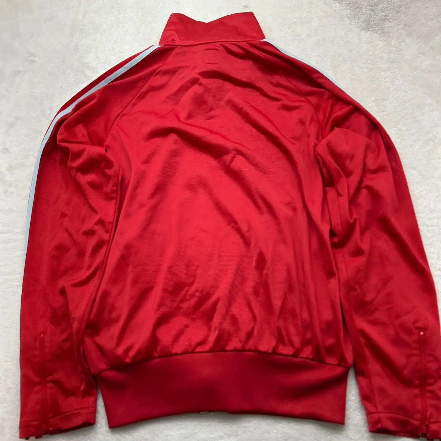 アディダスオリジナルス