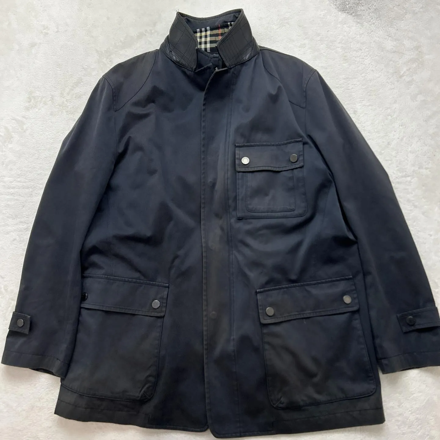 こちら、バーバリーロンドンのジャケット