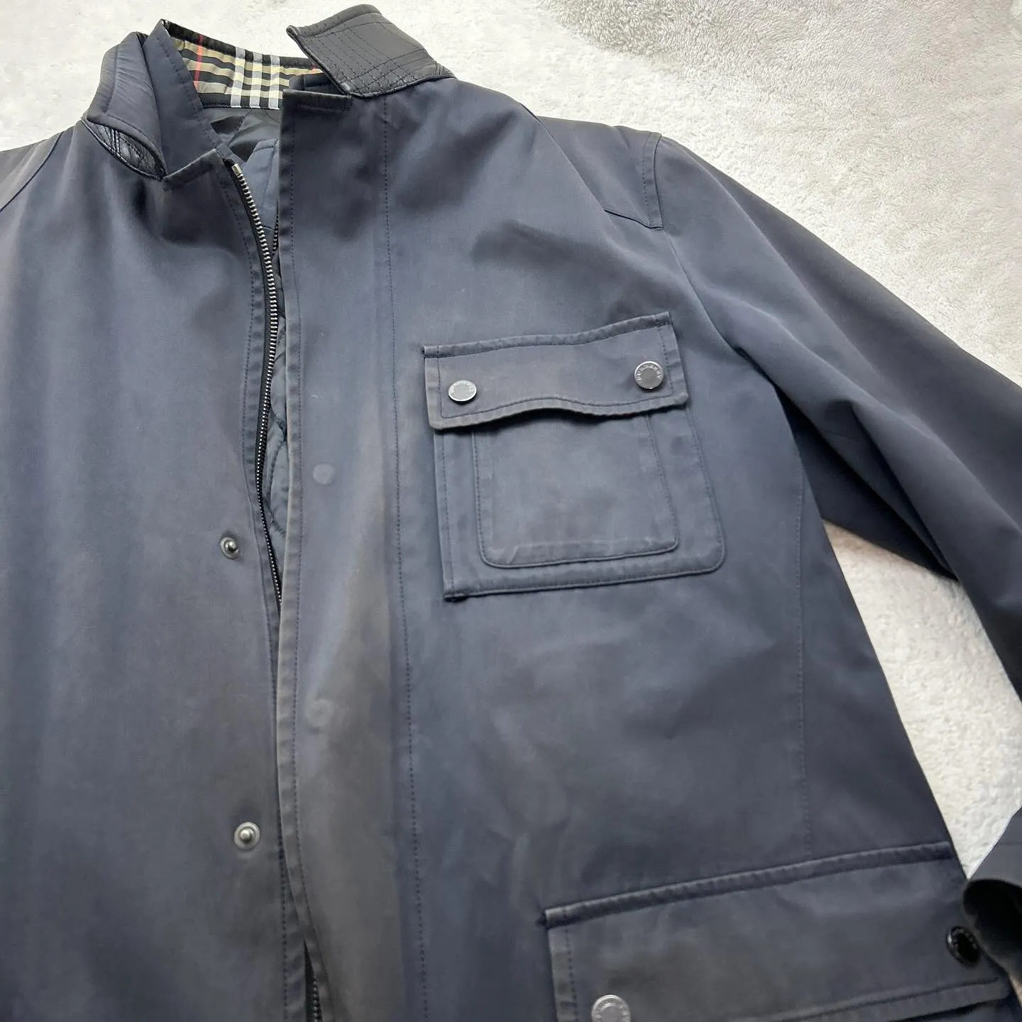 こちら、バーバリーロンドンのジャケット