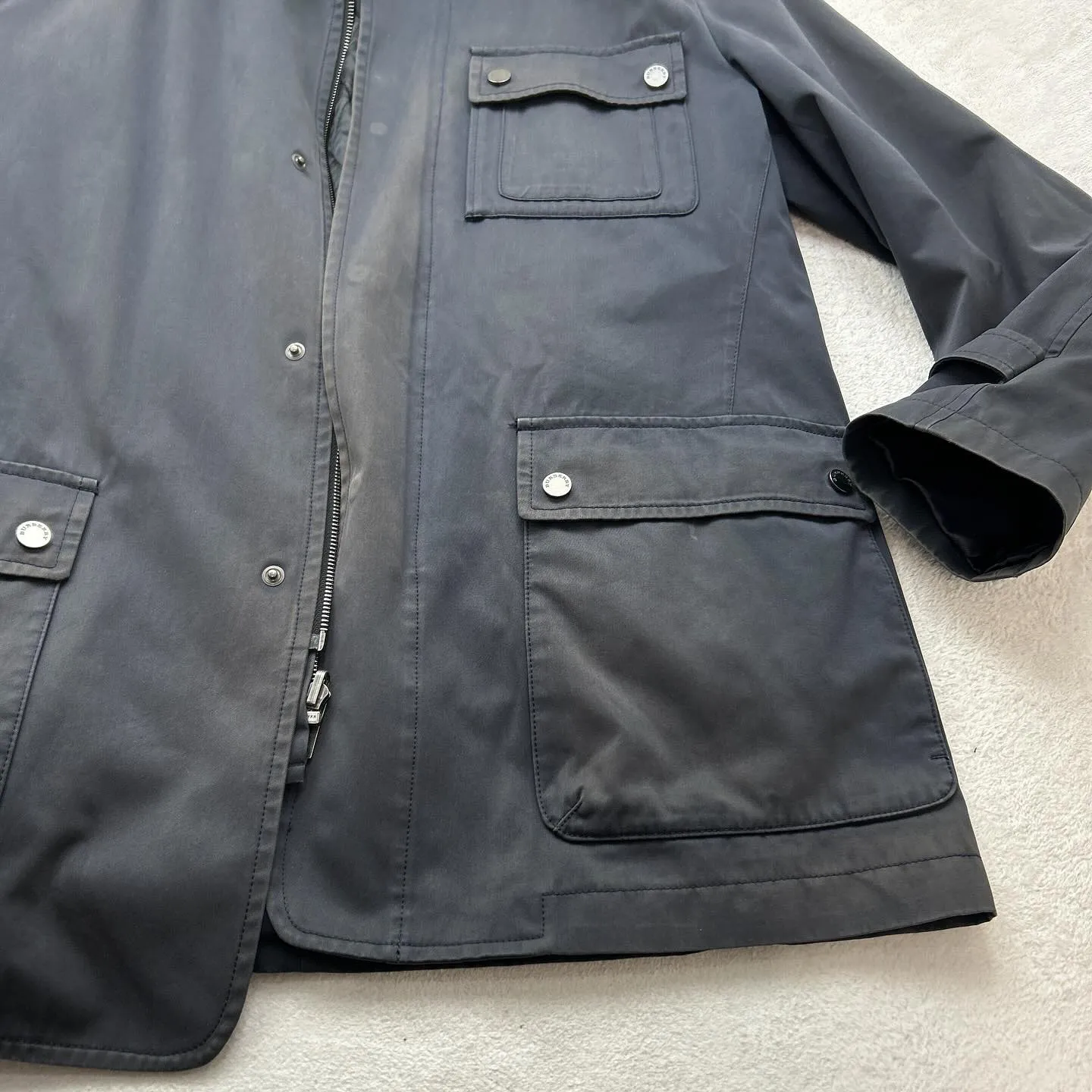 こちら、バーバリーロンドンのジャケット