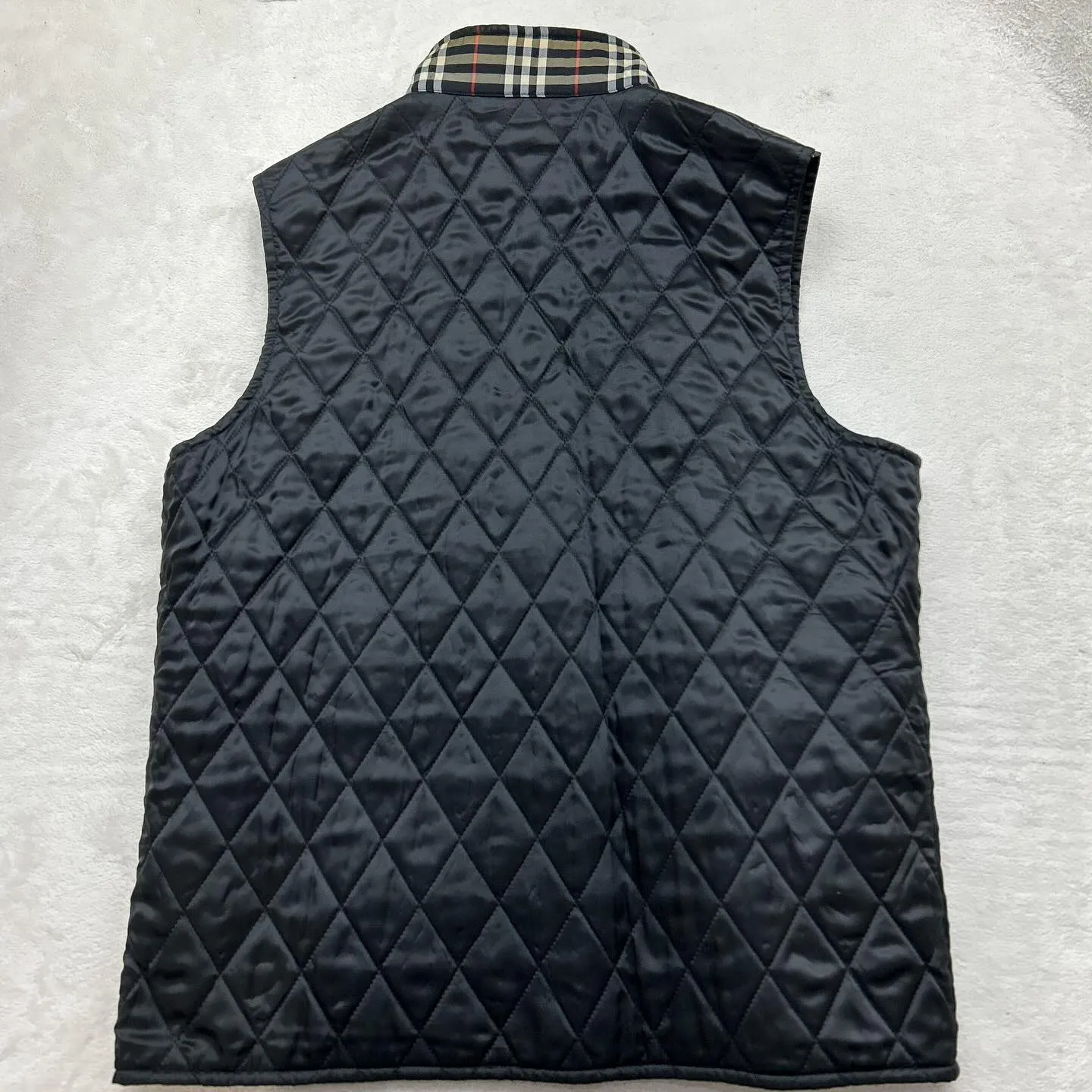 こちら、バーバリーロンドンのジャケット