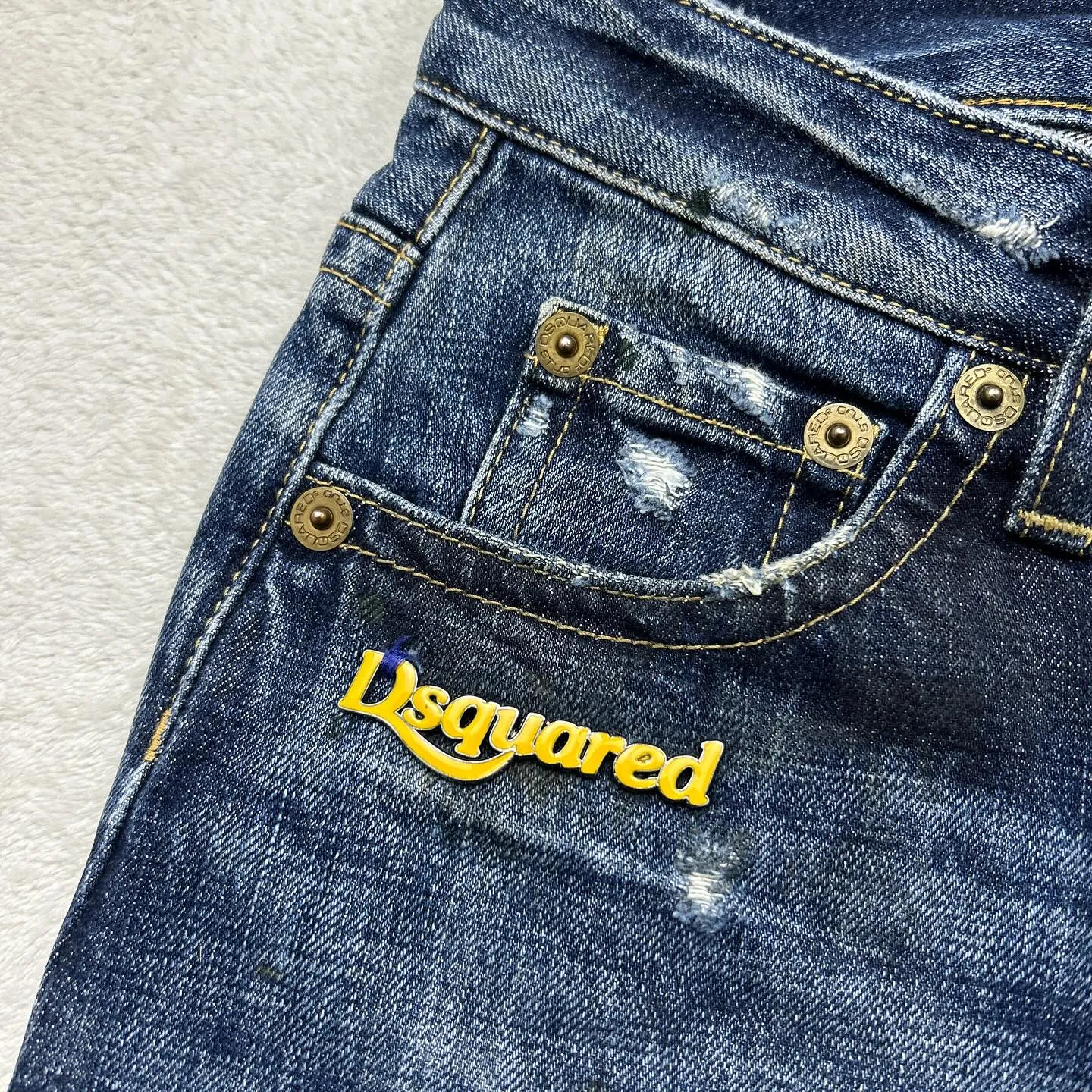 ディースクエアード