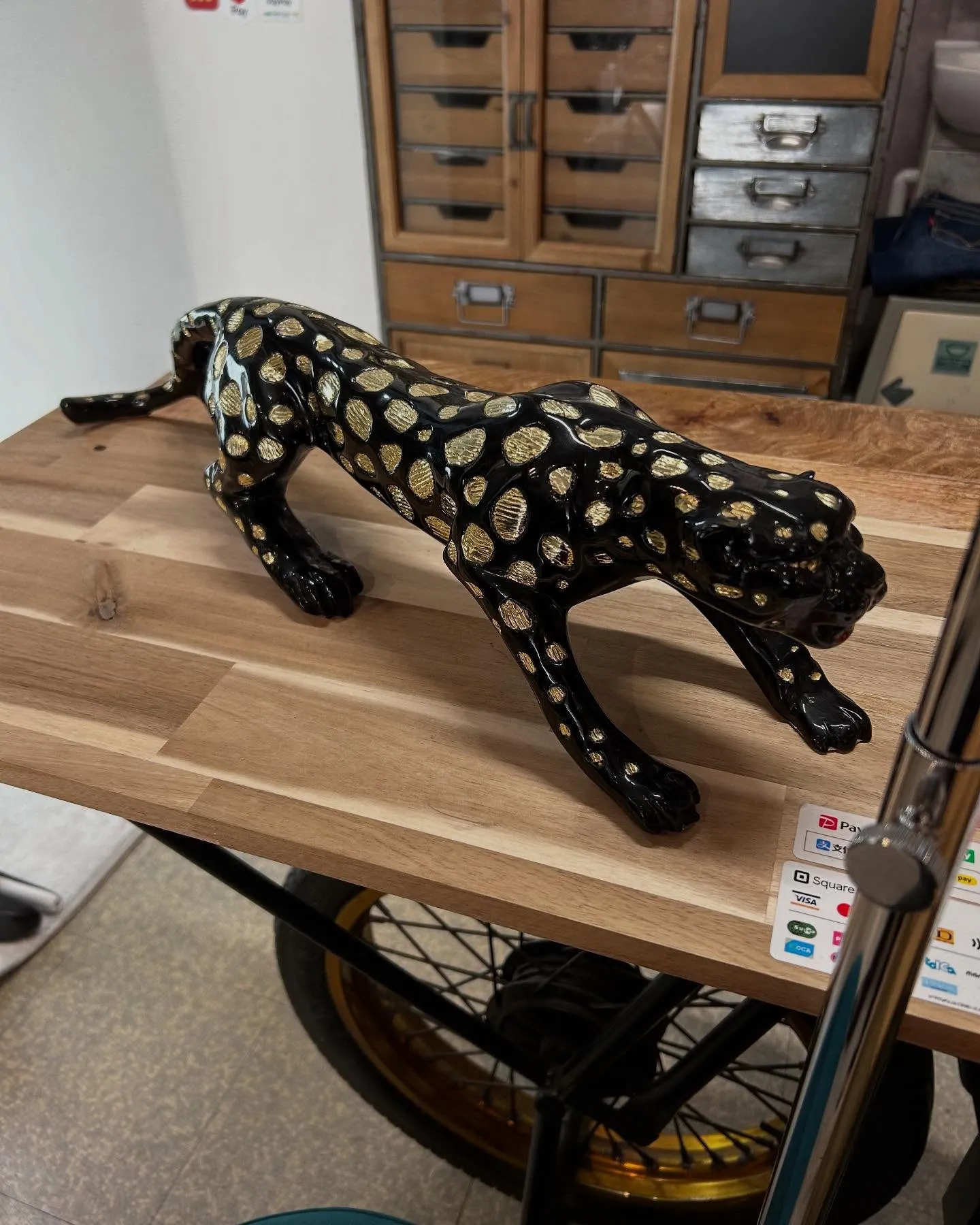 黒豹のオブジェ