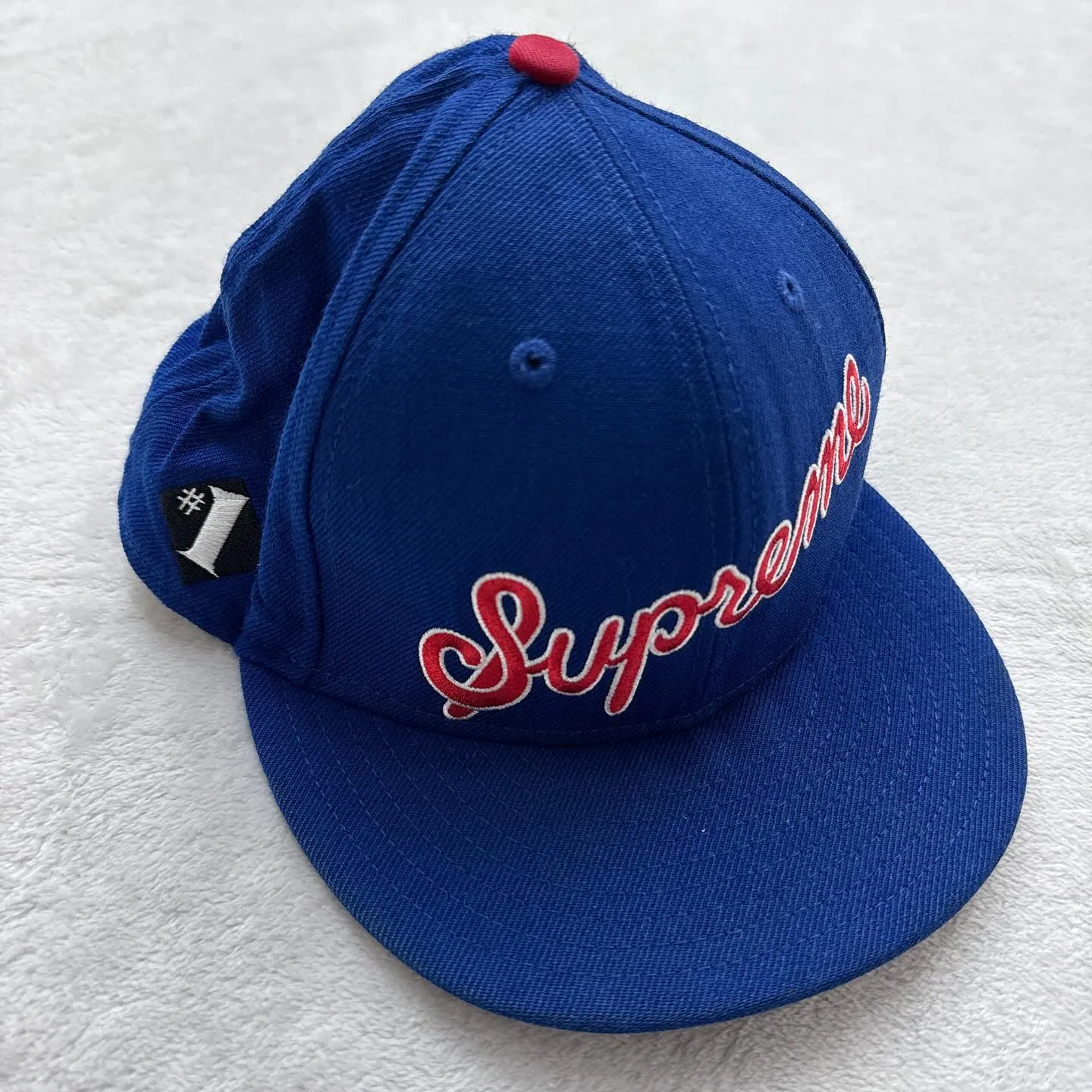 本日、シュプリームのキャップなど