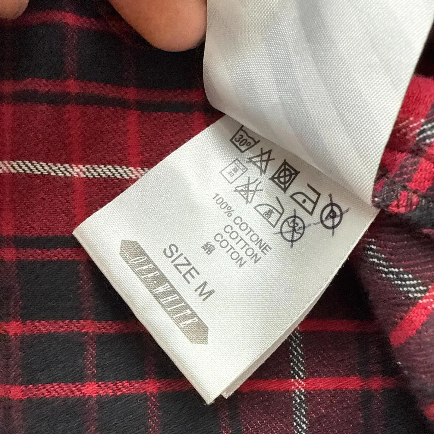 オフホワイト