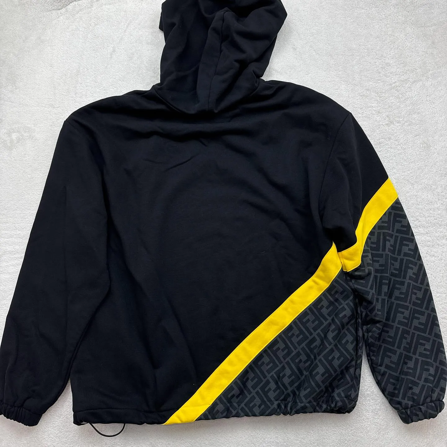 フェンディ　FENDI