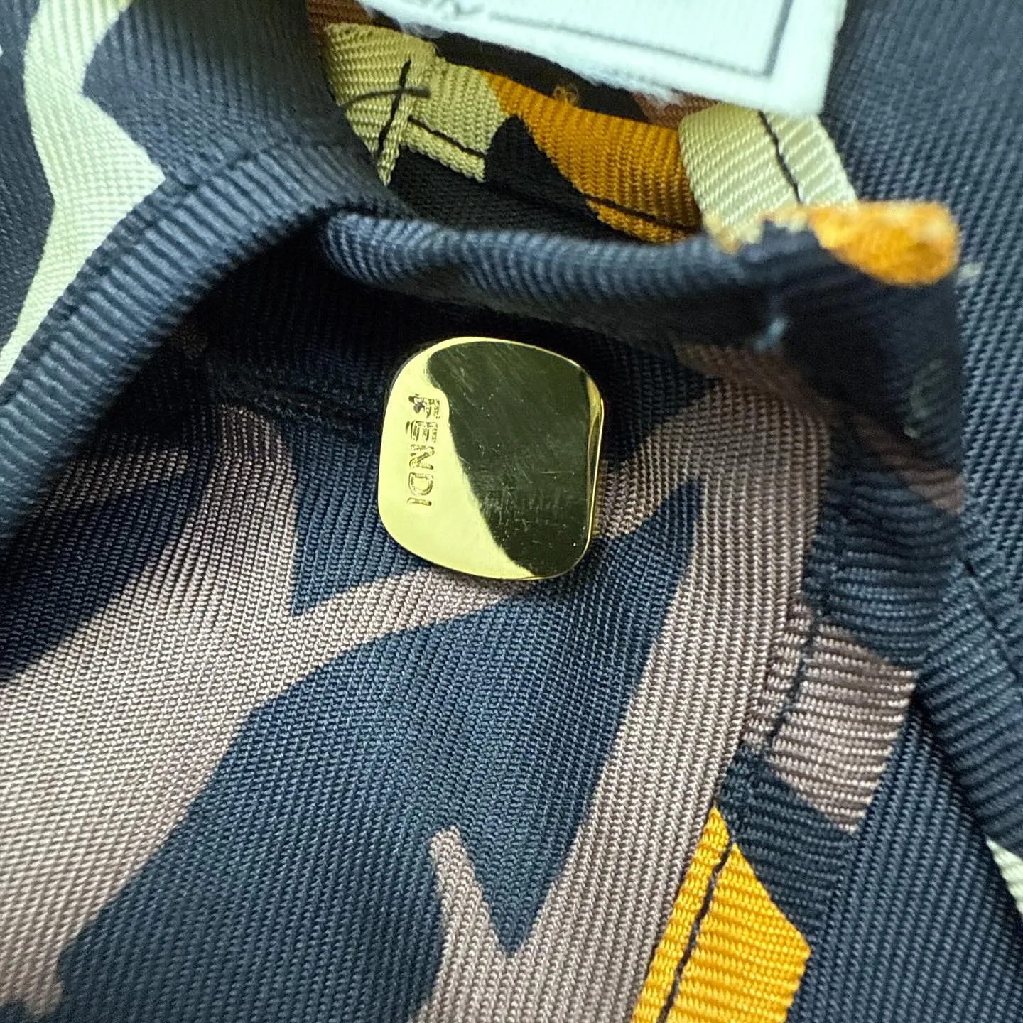フェンディFENDI