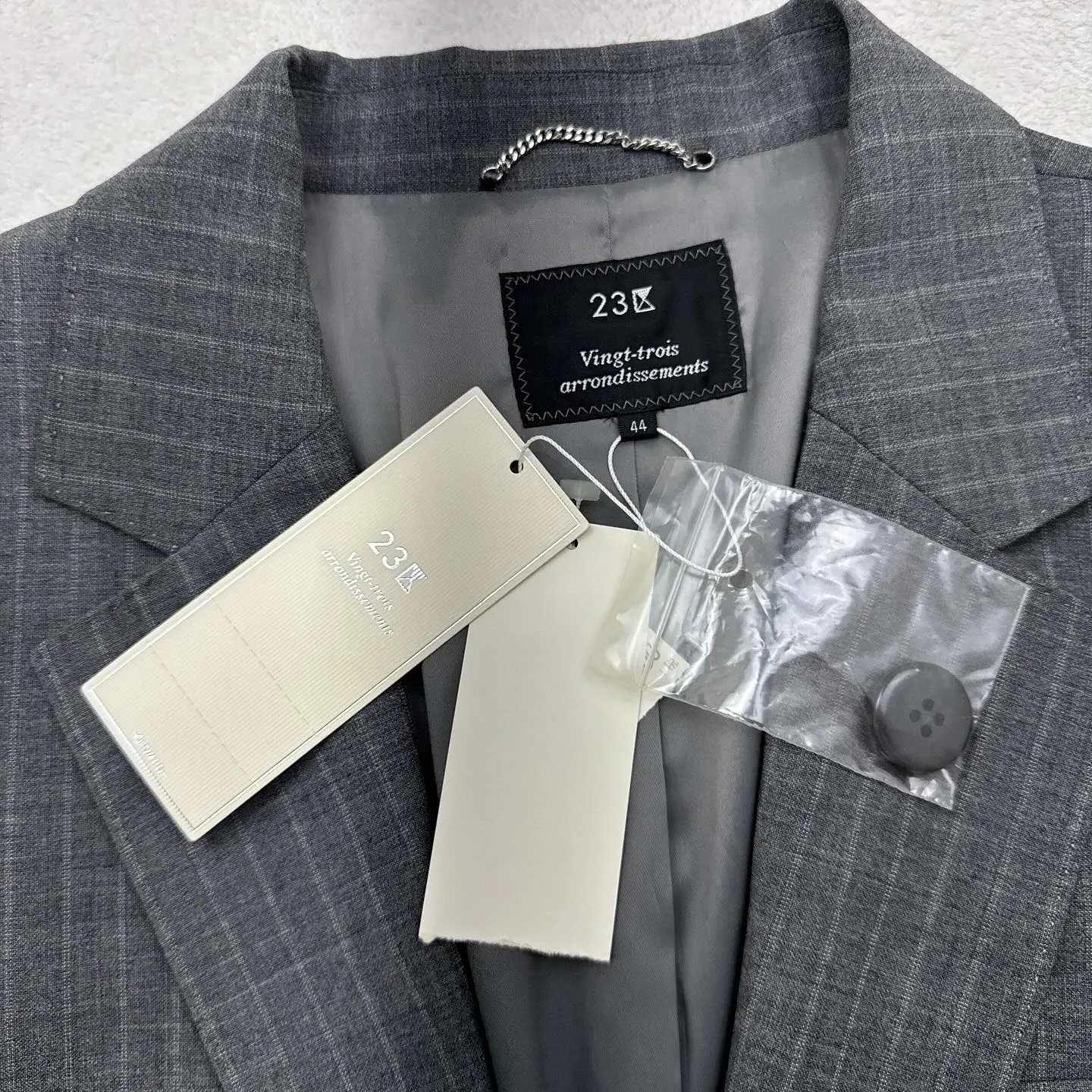 23区とicBのスーツセットアップ