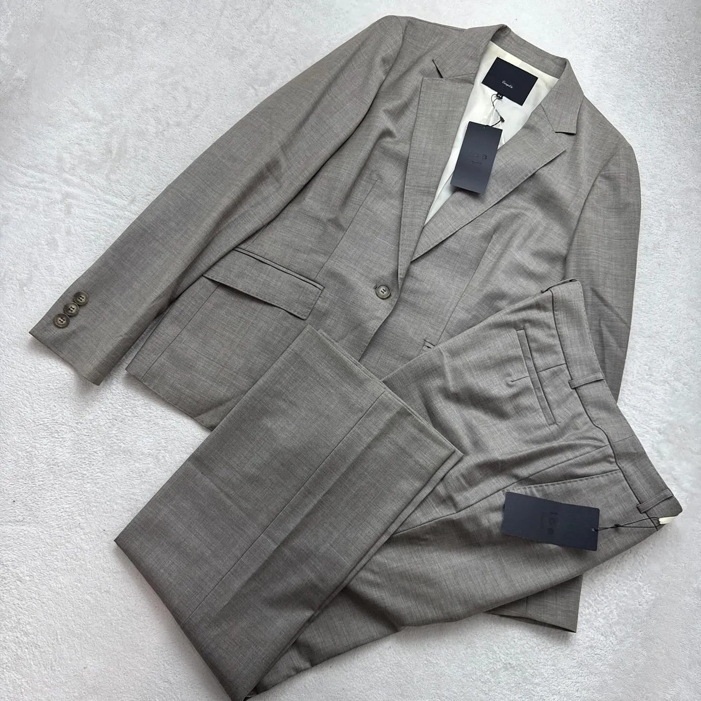 23区とicBのスーツセットアップ