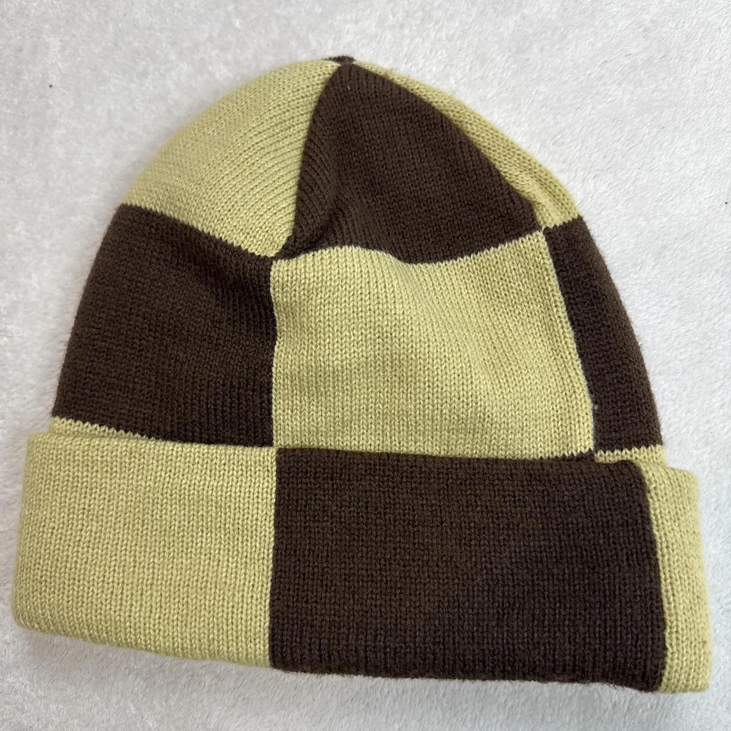 シュプリームのダウン、ニット帽