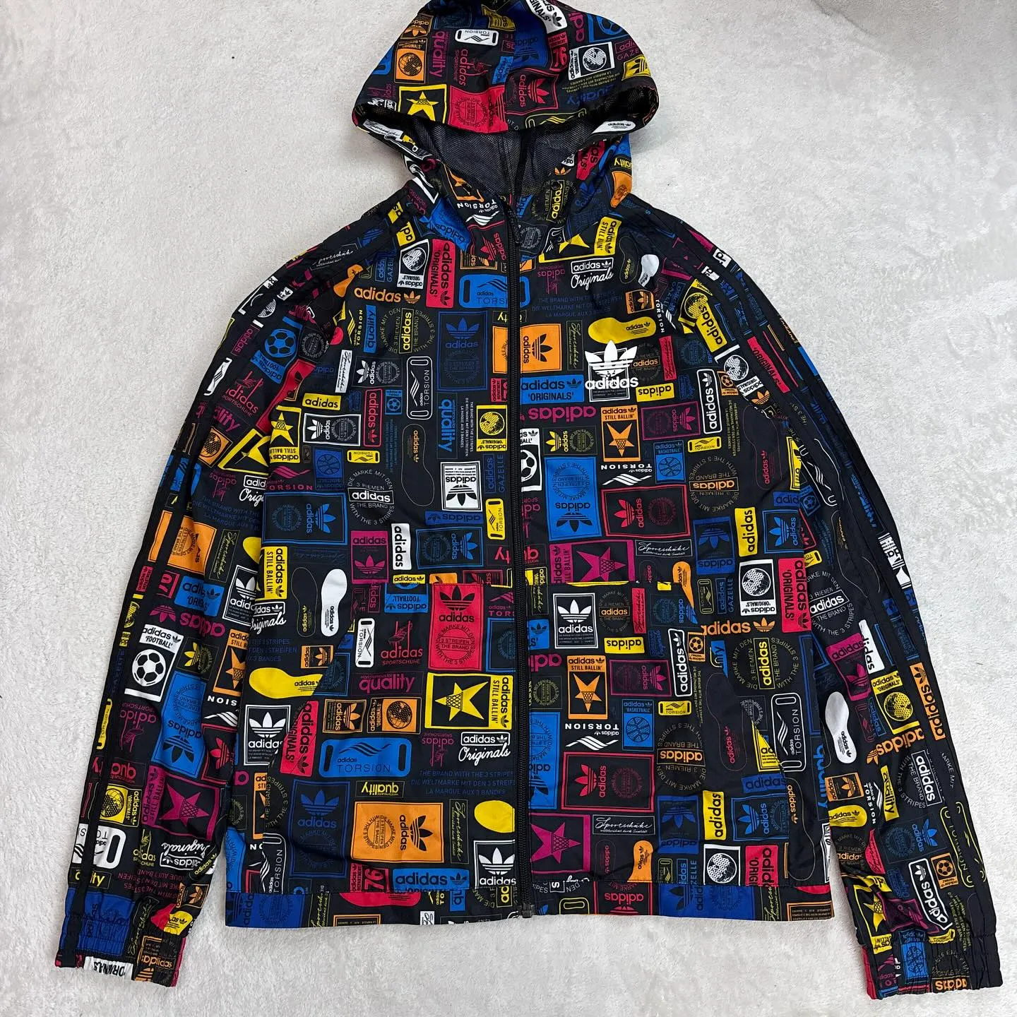 アディダスオリジナルス