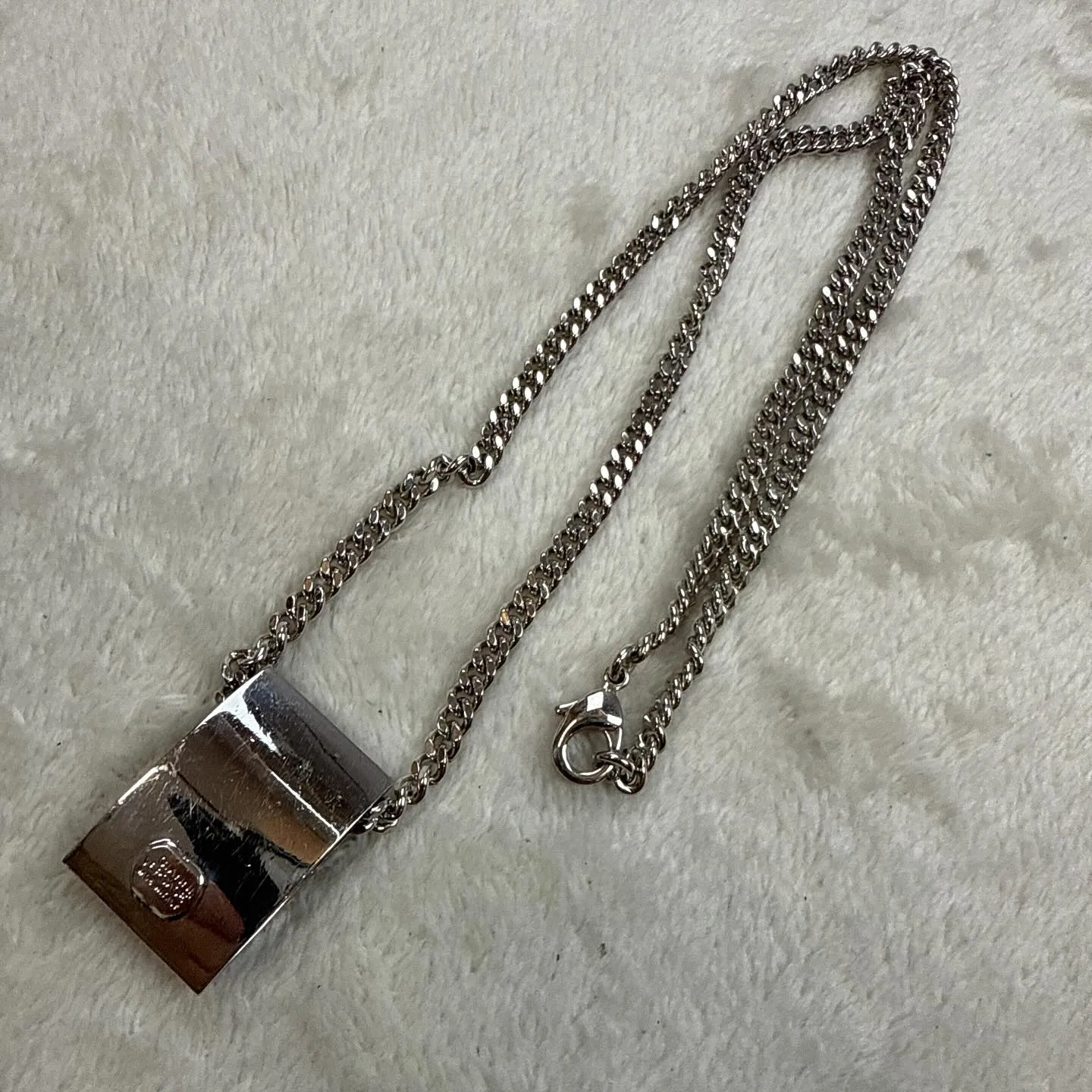ディオールDIOR