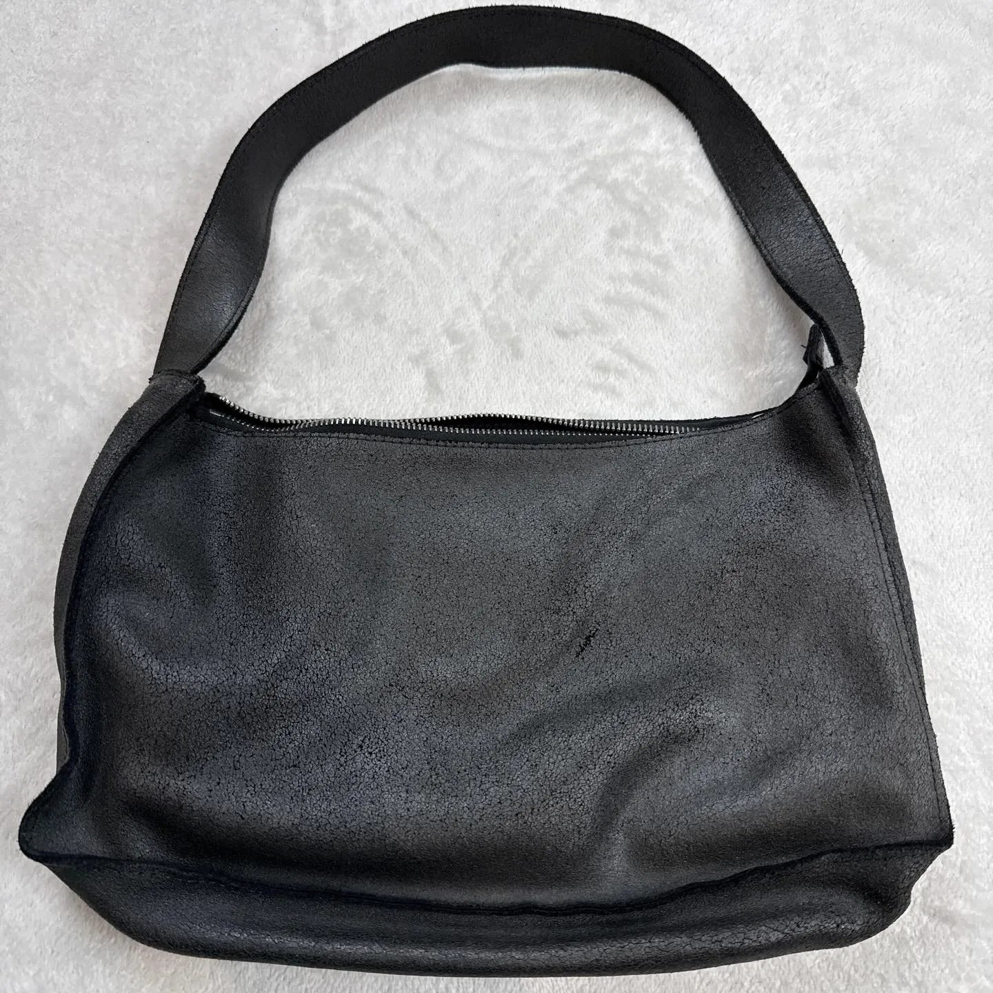 A.P.C.アーペーセーの珍しい牛革レザーバッグや