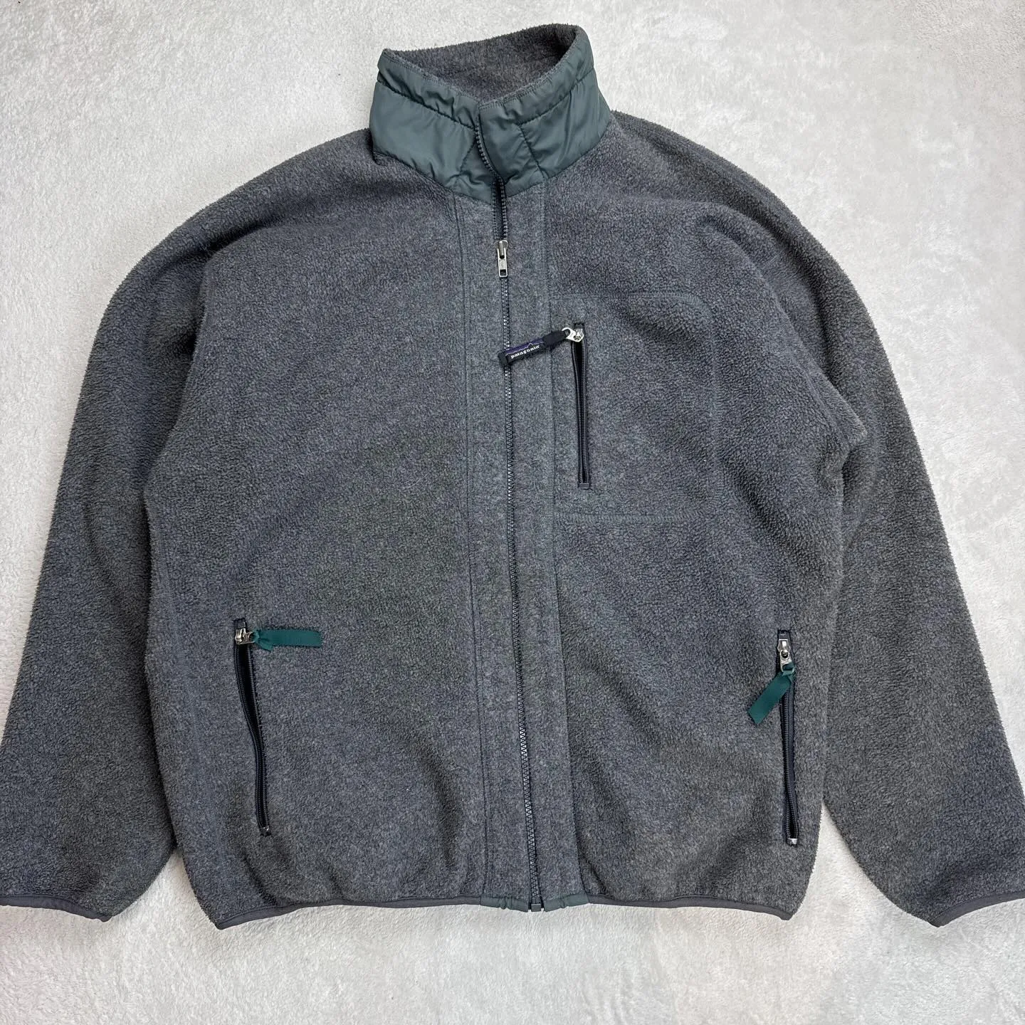 パタゴニアUSA製のシンチラ