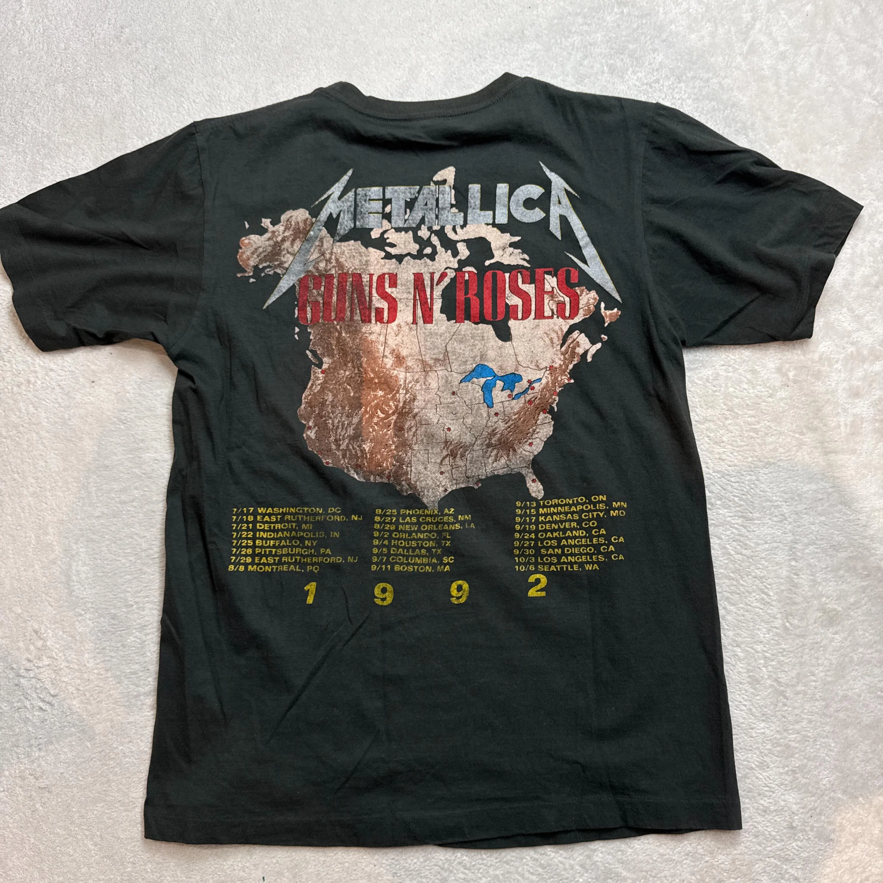 Tシャツたくさん入荷致しました。
