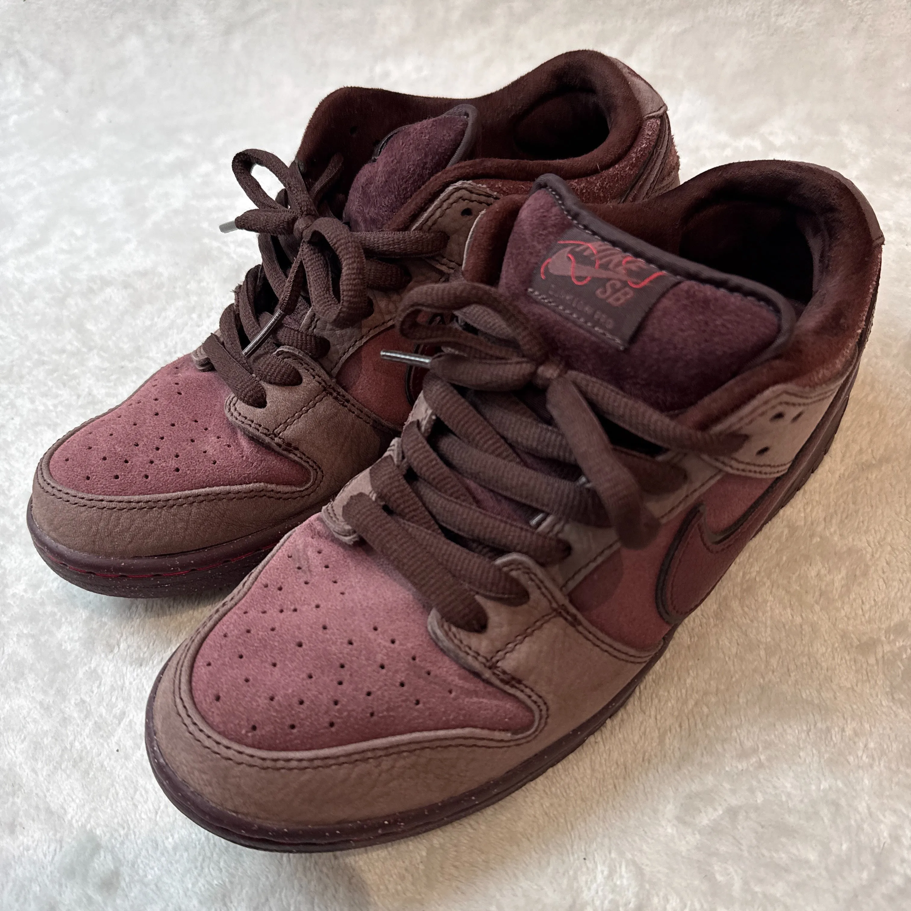 本日、ナイキNIKE SBのスニーカーなど