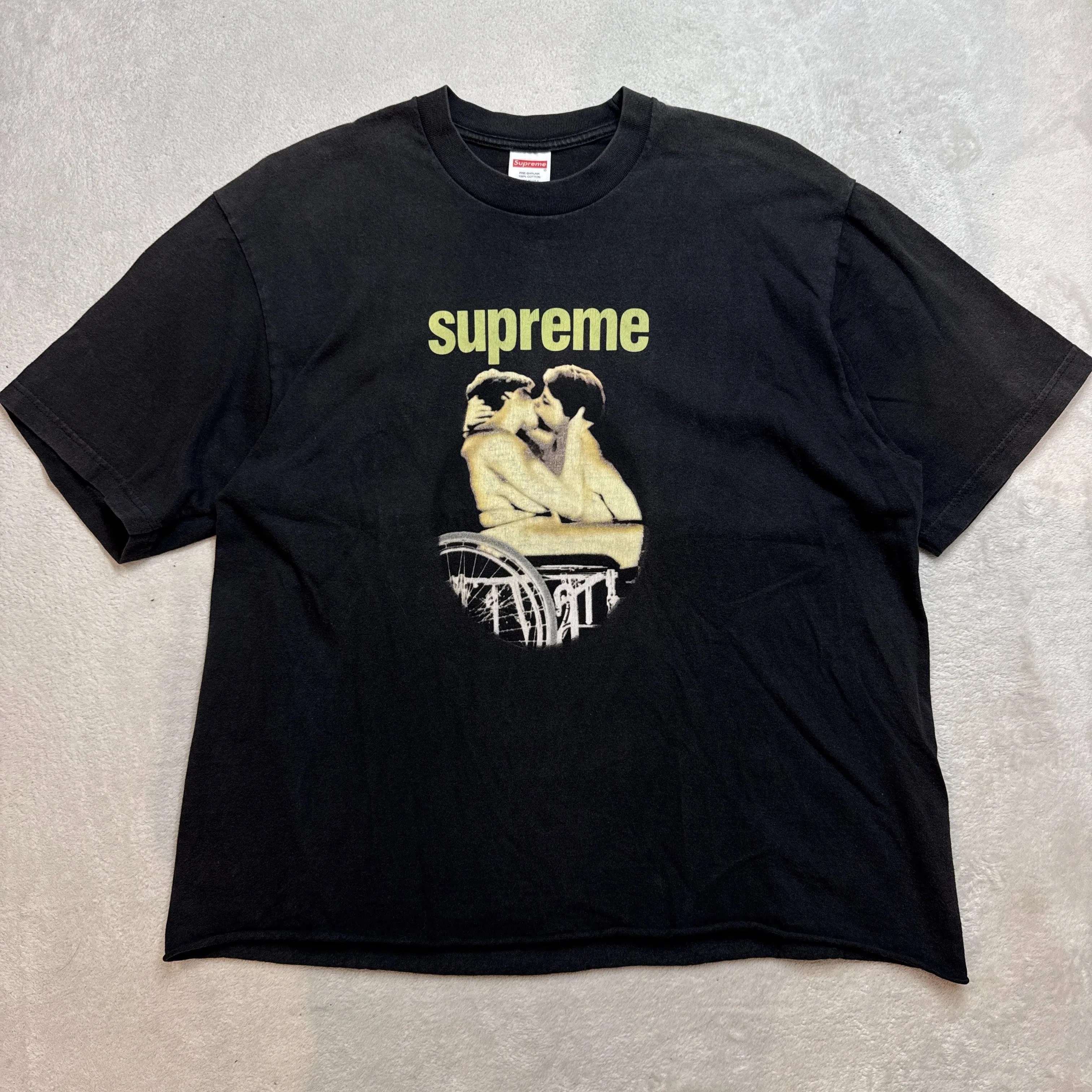 シュプリームのTシャツ、パンツ、バンダナ
