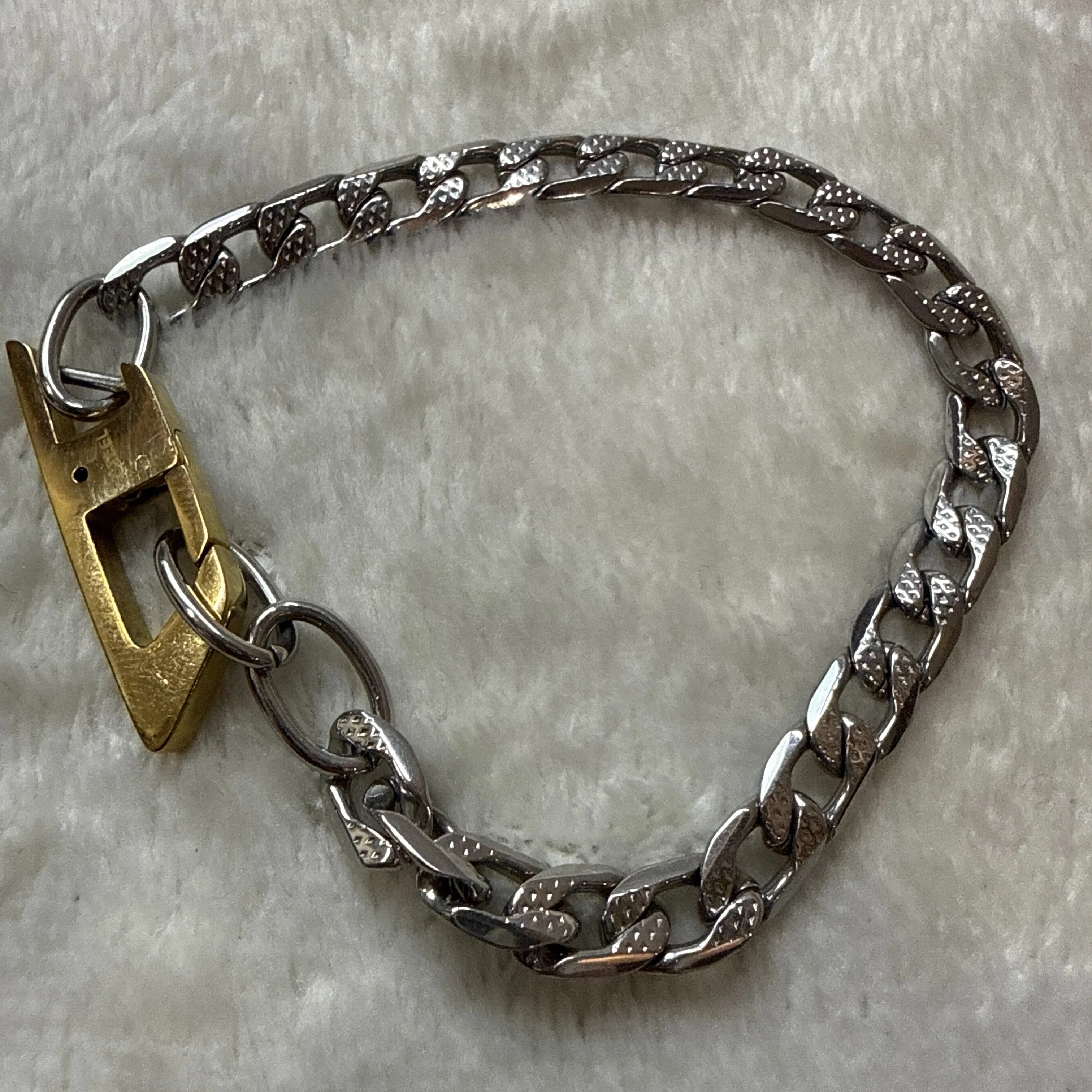 DIESELディーゼルのメンズアクセサリー