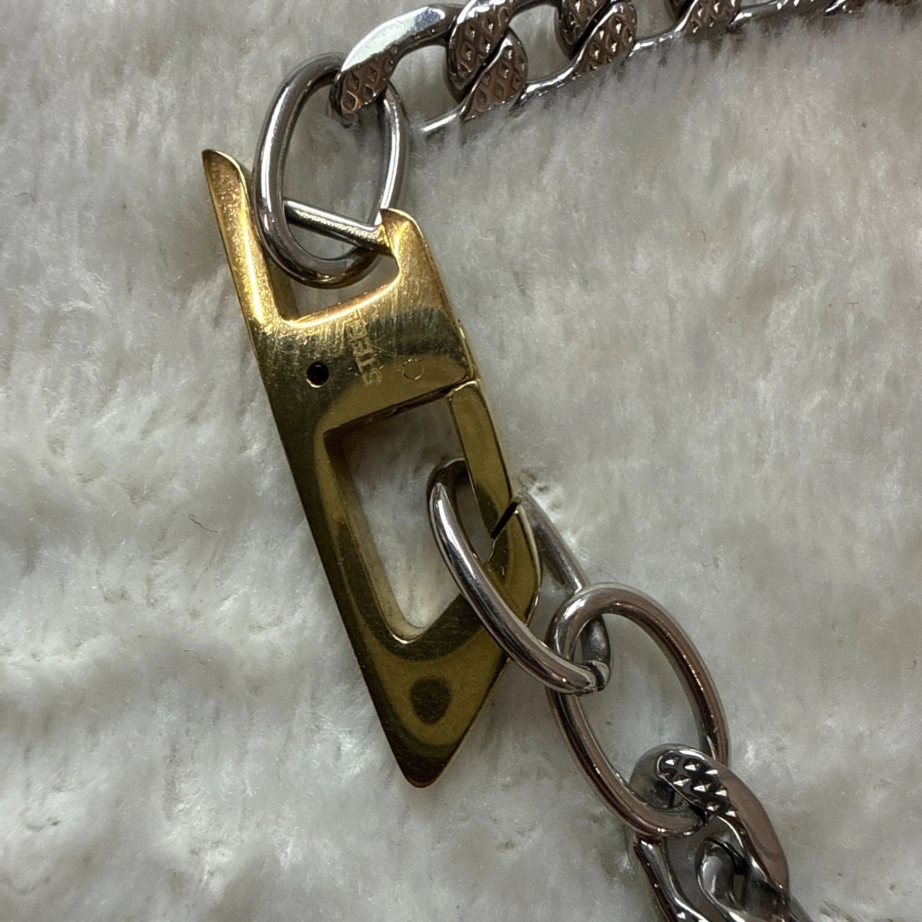DIESELディーゼルのメンズアクセサリー