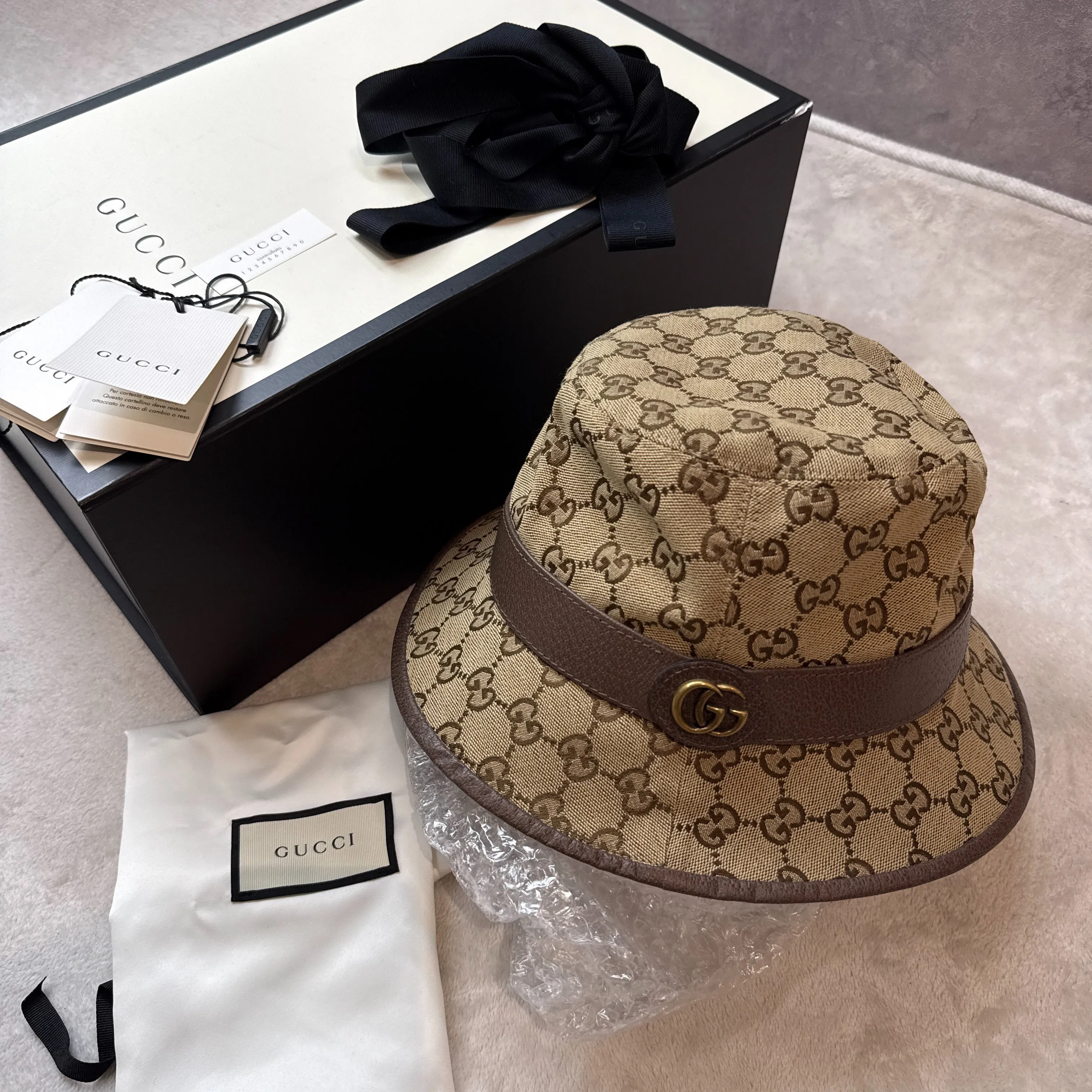 グッチGUCCI