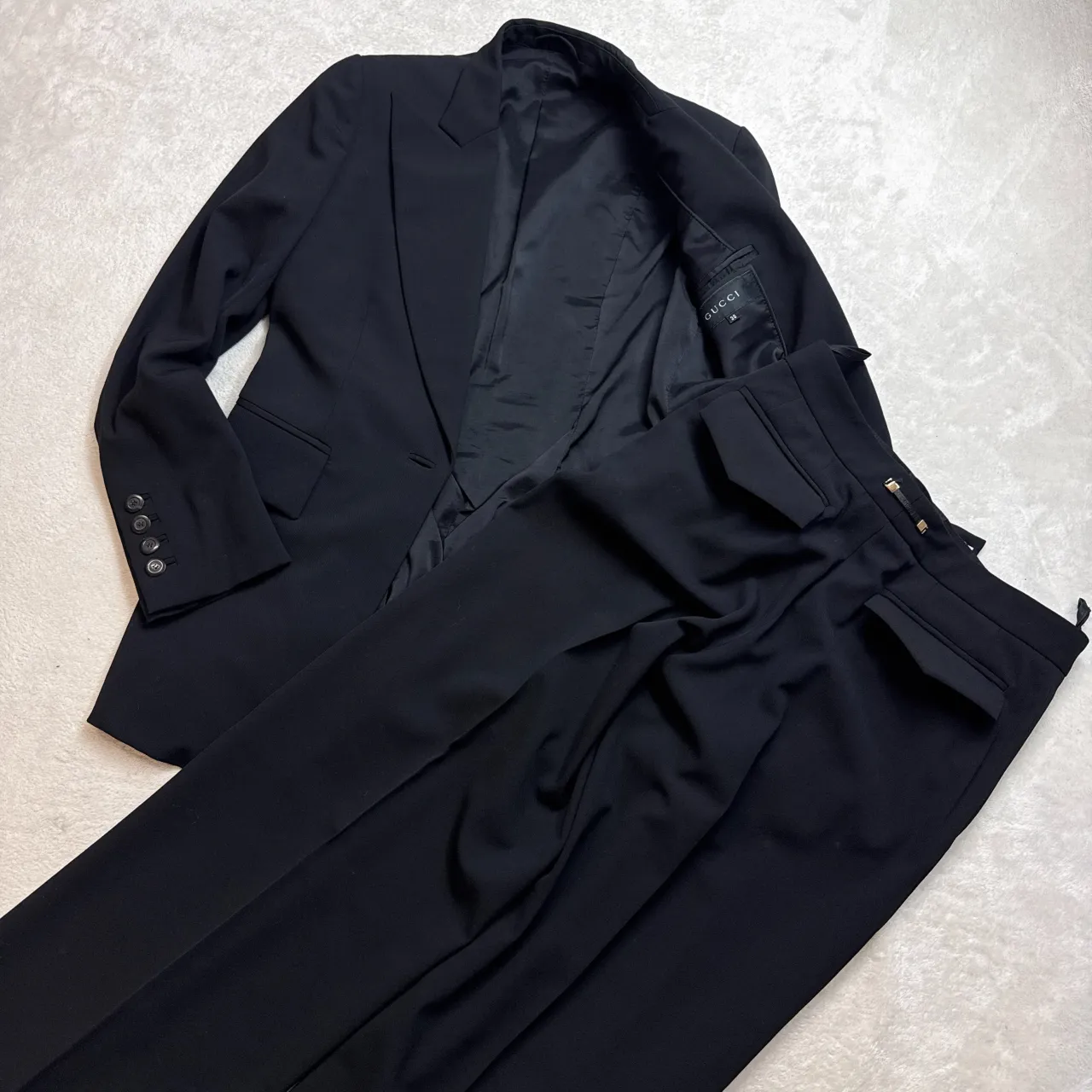 本日、グッチやラルフローレン、アルマーニのお洋服